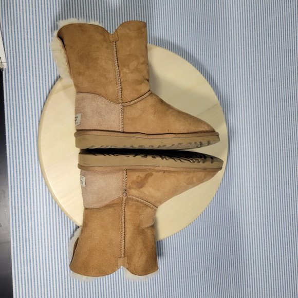 UGG Chestnut Brown Bailey Short Button Boots 5803 Women's Size 5 - Picture 5 of 11